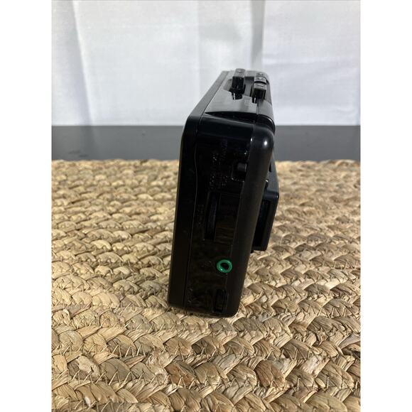 Vintage Sony Walkman‎ Cassette Tape Player WM-2015 For Parts - Picture 2 of 7